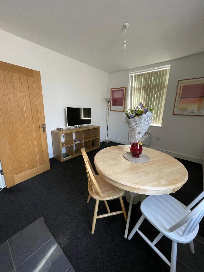 2 Bedroom Apartment In Кіддермінстер Екстер'єр фото